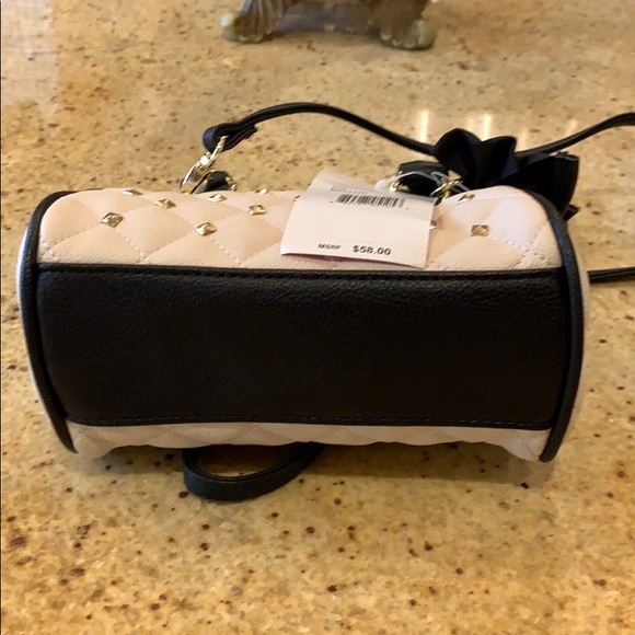 Betsey Johnson small handbag - Picture 5 of 5